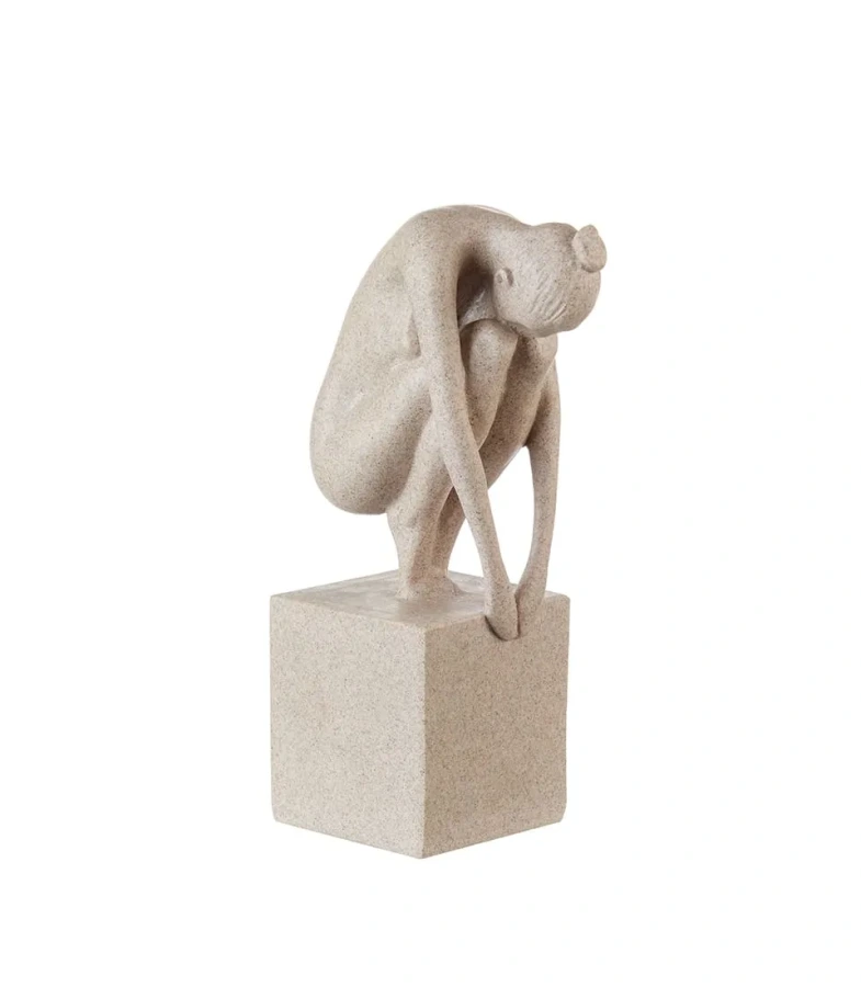 1L191 Živicová dekorácia LNN 14 x 8,5 x 27 h CM