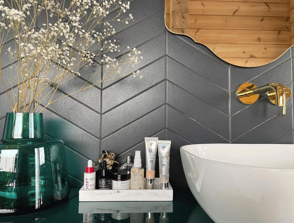 ROYAL CHEVRON Black matt Porcelánové mozaiky DUNIN (31,8x22,4cm/1ks) 4